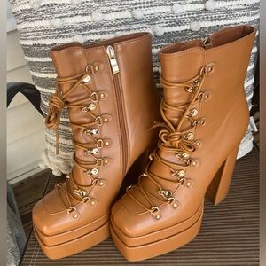 Azalea Wang Camel Platform Lace-Up Boots